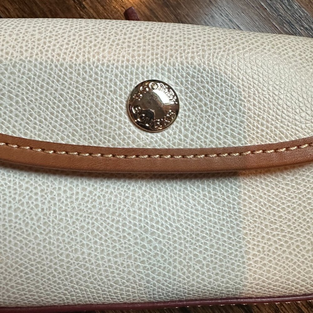 NWOT - Dooney & Bourke CREAM Color Leather Wristlet - Picture 2 of 4